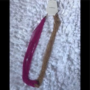 Fashion necklace jewelry in fuchsia and gold